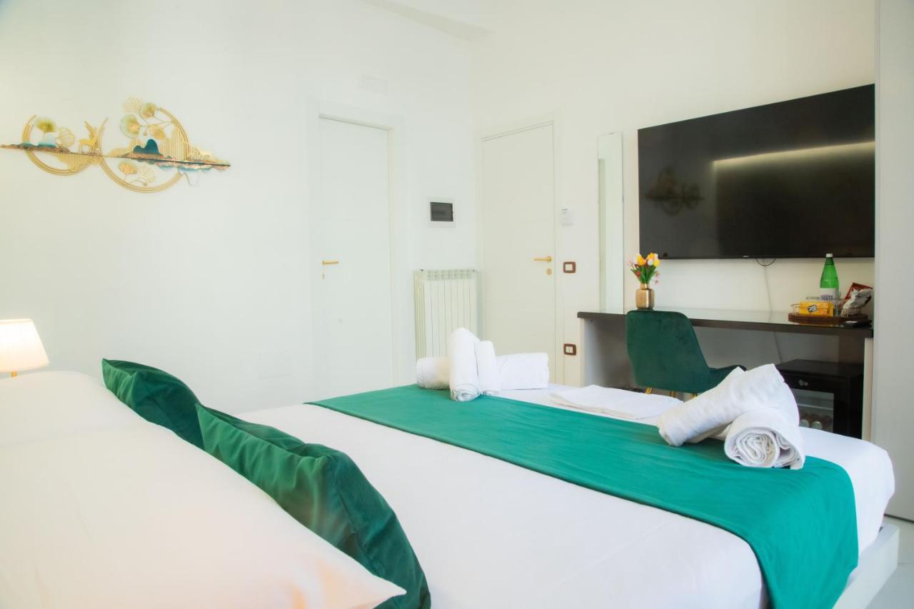 Lagi Suites Неаполь Экстерьер фото