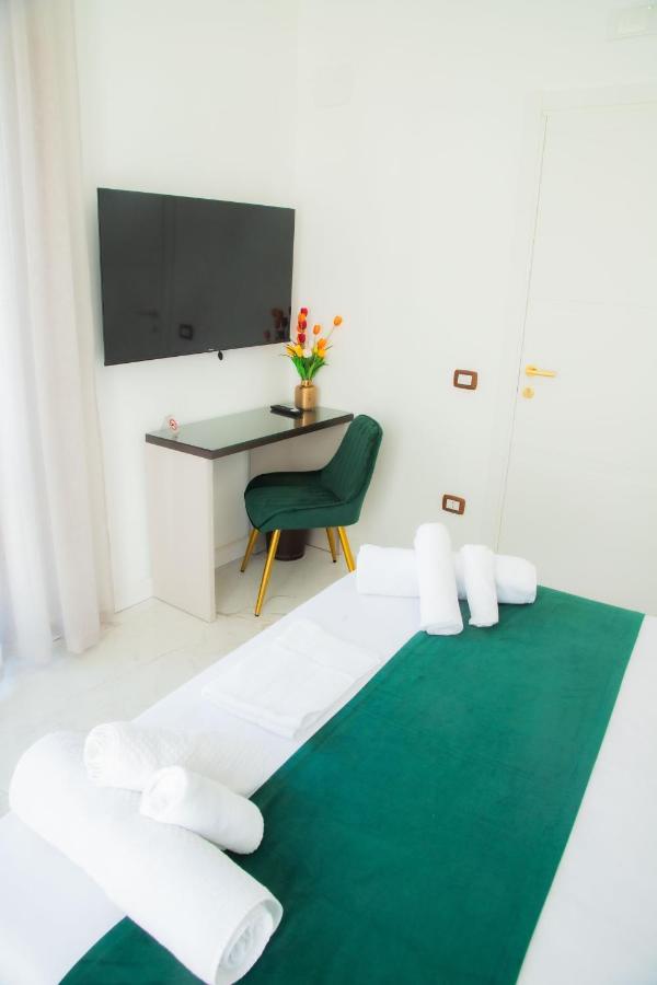 Lagi Suites Неаполь Экстерьер фото