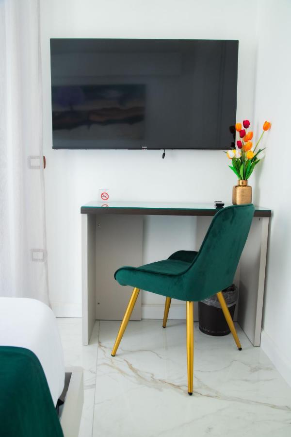 Lagi Suites Неаполь Экстерьер фото