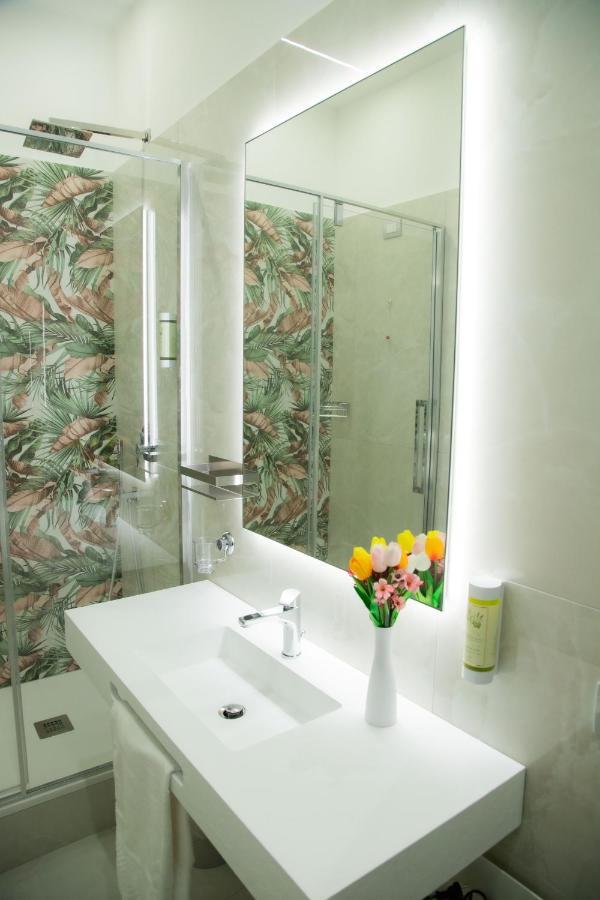 Lagi Suites Неаполь Экстерьер фото